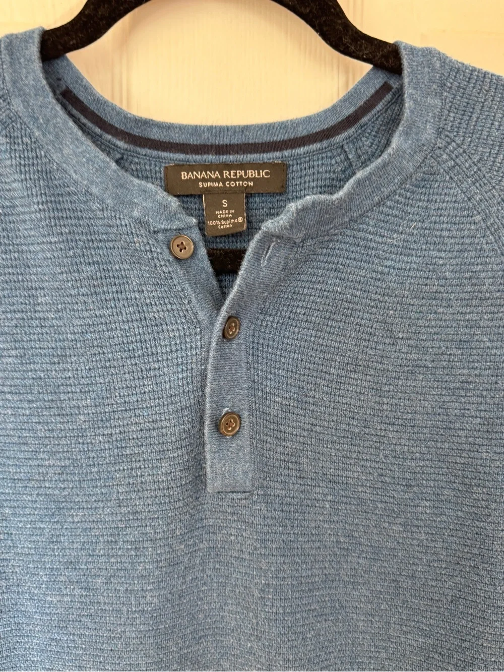 Banana Republic Men’s Light Blue Crewneck Henley Sweater size small